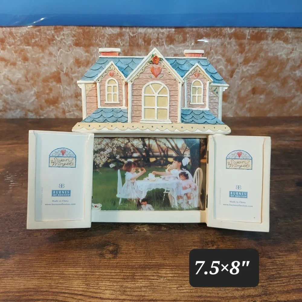 Susan Winget Burnes of Boston 2002 Cottage House 3D Resin Picture Frame 7.5x8in